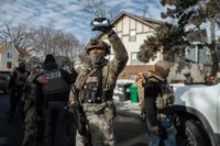 ICE compra almacén para centro de detención y desata rechazo